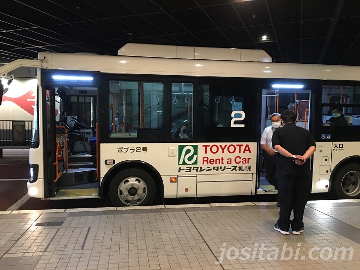 トヨタレンタカーの送迎バス